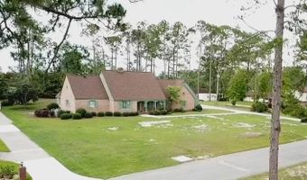 220 Lake Shore Dr, Alma, GA 31510
