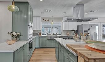 1400 Maria Elena Dr, Las Vegas, NV 89104