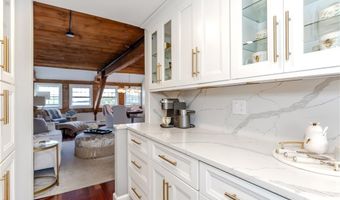 40 Web Ave 18, North Kingstown, RI 02852