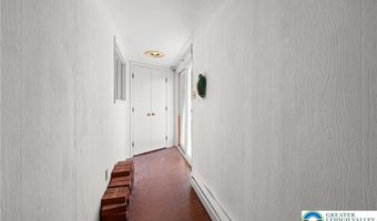 3146 Club Dr, Allentown, PA 18103