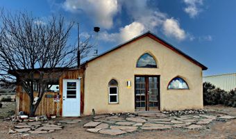 567 A Tune Dr, Arroyo Hondo, NM 87513