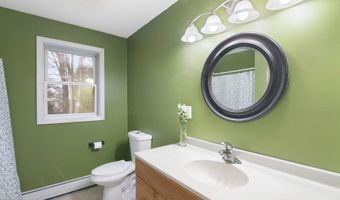 115 Country Hl, Brattleboro, VT 05301