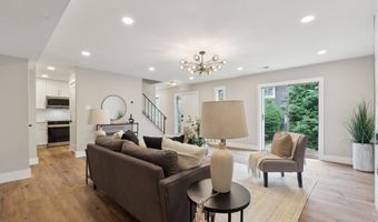 4536 CONWELL Dr, Annandale, VA 22003