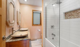 2006 11th Ave NE, Austin, MN 55912