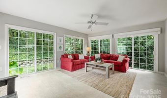 4301 Meadowridge Dr, Charlotte, NC 28226