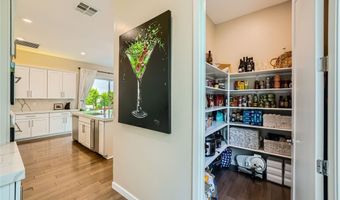 10313 Jade Point Dr, Las Vegas, NV 89135