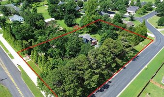 901 McCollum Dr, Bentonville, AR 72712