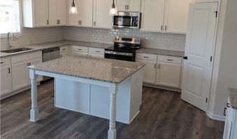 596 Rodeo Dr, Auburn, GA 30011