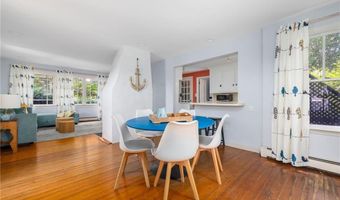 37 Concord Dr, Middletown, RI 02842