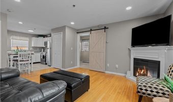 231 Maple Ave 203, Newport, RI 02840