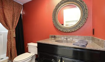 521 W CROSS St, Benton, AR 72015