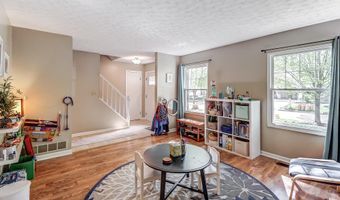 7968 Hightree Dr, Westerville, OH 43081