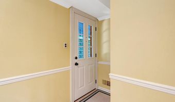 4203 KINGS MILL Ln, Annandale, VA 22003