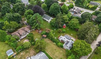 26 Thomas St, Charlestown, RI 02813
