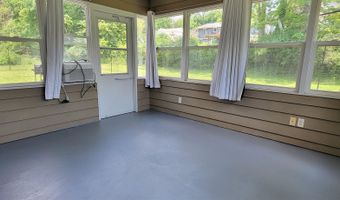 715 S Dodge St, Algona, IA 50511