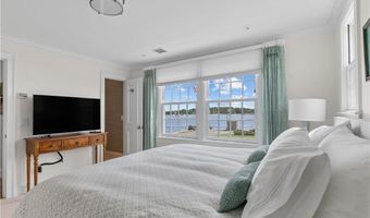 19 Defenders Row 19, Newport, RI 02840