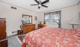 28 STATEN Dr, Hockessin, DE 19707
