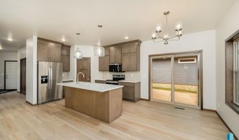 2409 E Tinley St, Brandon, SD 57005