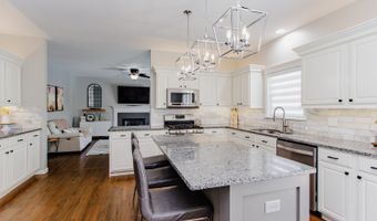 3 BLACKWOLF Ct, Algonquin, IL 60102