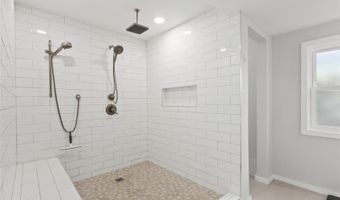 5633 Kanau St, Honolulu, HI 96821
