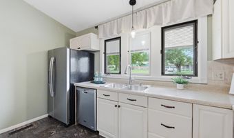5919 Memphis St, Bel Aire, KS 67220