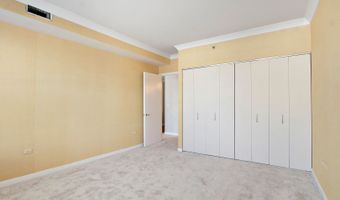 77 S Evergreen Ave 206, Arlington Heights, IL 60005