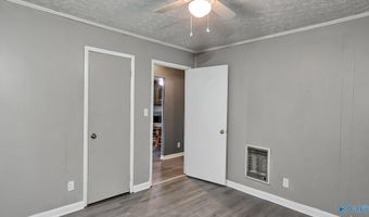 18222 McMunn Ln, Athens, AL 35614