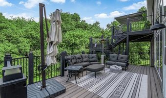 215 Cobblefield Ct, Ballwin, MO 63011