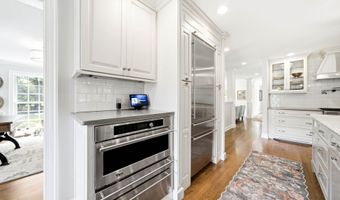 12601 N Osage Rd, Anchorage, KY 40223