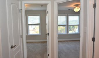 10900 HOLYSTONE Ln 202, Berlin, MD 21811