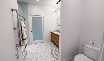 1002 Abby Rd, Alton, IA 51003