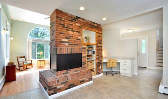 24 Sharon Rd, Bloomfield, CT 06002