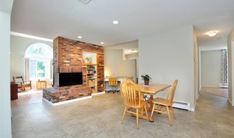 24 Sharon Rd, Bloomfield, CT 06002