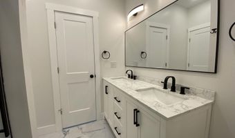16 Trinton Ave, Bedford, IN 47421