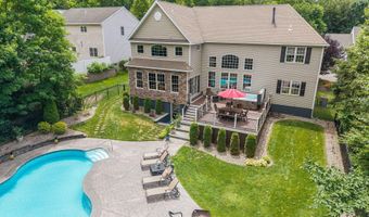 35 Shinnecock Hills Dr, Albany, NY 12205