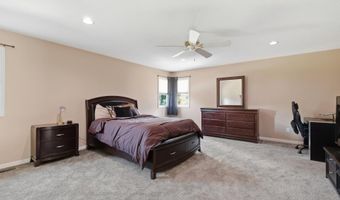 15586 Cedar Ln, Basehor, KS 66007
