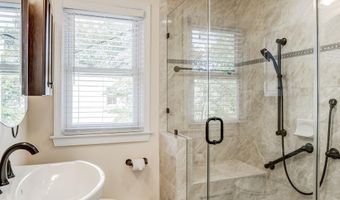 526 N PAYNE St, Alexandria, VA 22314