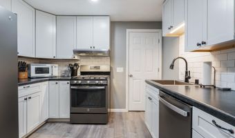 3030 N MORRISON St, Appleton, WI 54911