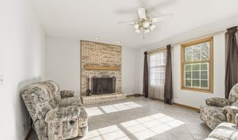 546 N 4th Ave, Addison, IL 60101