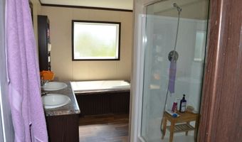 214 Lakepoint Rd, Alford, FL 32420