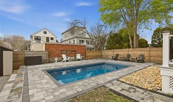23 Clinton St, Newport, RI 02840