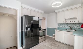 9885 Hubert Ave, Allen Park, MI 48101