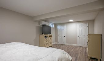 18 Dream Lake Dr, Amherst, NH 03031