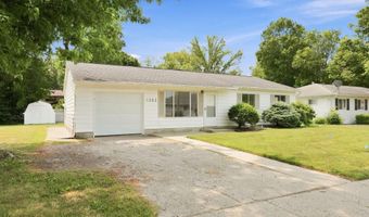 1203 Superior Dr, Auburn, IN 46706