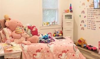 53 School St, East Providence, RI 02914