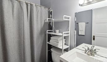 418 E Waldburg St A & B, Savannah, GA 31401