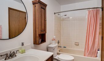 1715 Riverwood Dr, Algonquin, IL 60102