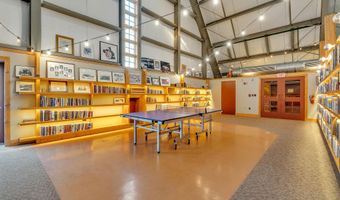 5140 Turtle Point Dr, Ann Arbor, MI 48105