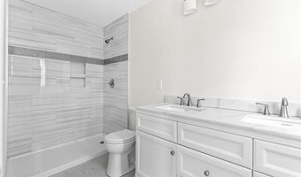 72 Wilbur Rd, Lincoln, RI 02865