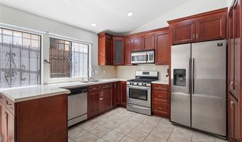 5461 Newcastle Ave 14, Encino, CA 91316